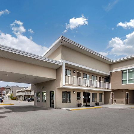 Econo Lodge Inn & Suites Kelowna Exteriér fotografie