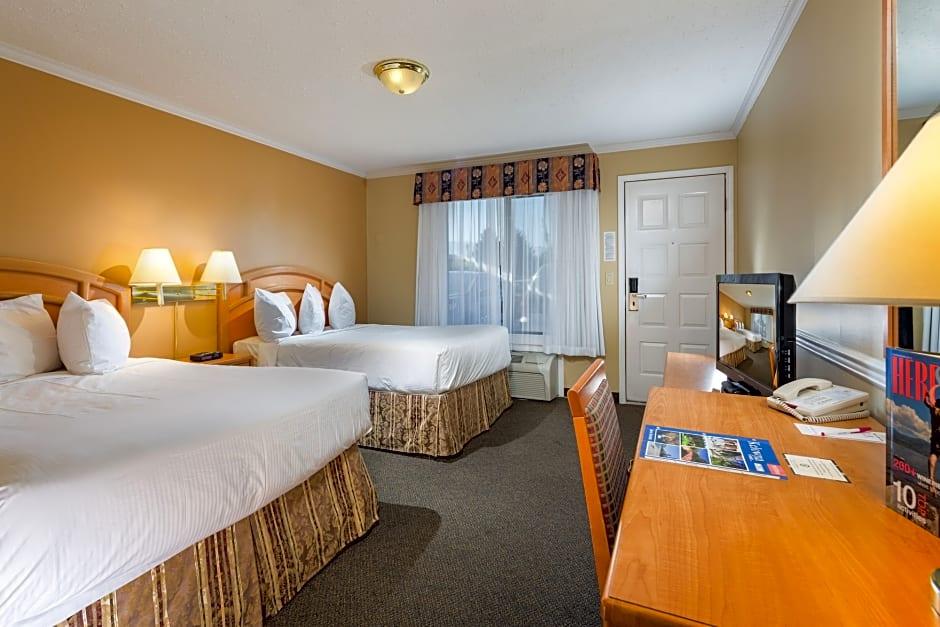 Econo Lodge Inn & Suites Kelowna Exteriér fotografie