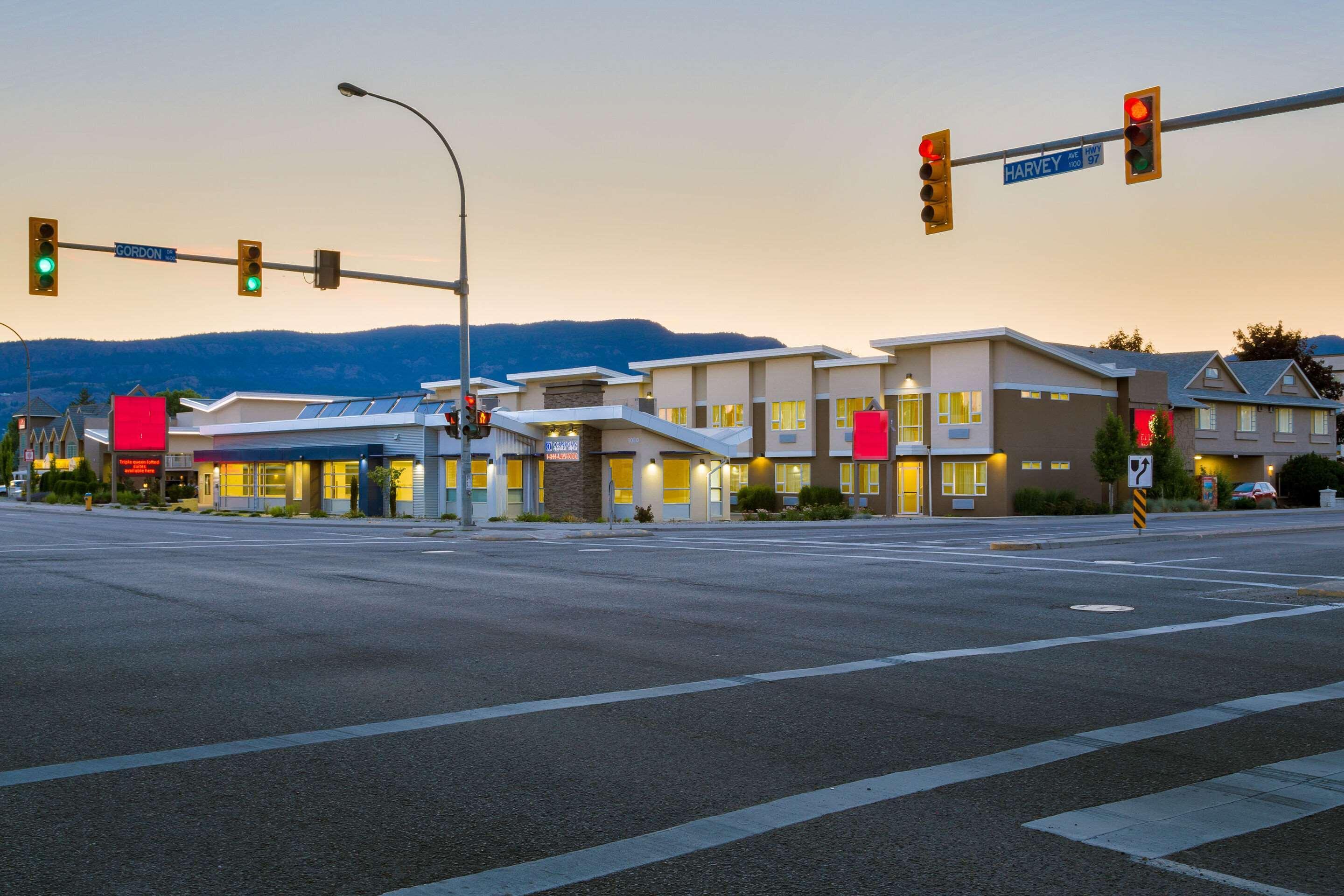 Econo Lodge Inn & Suites Kelowna Exteriér fotografie